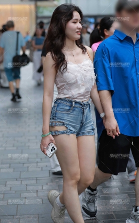 牛仔热裤女友 [30P]