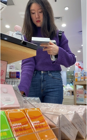 漂亮的高靴气质美女