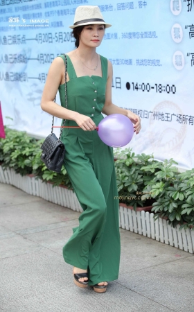 绿色连身裤少妇 [13P]