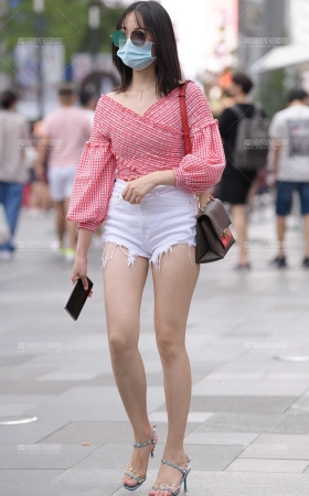 热裤大白腿女孩 [24P]
