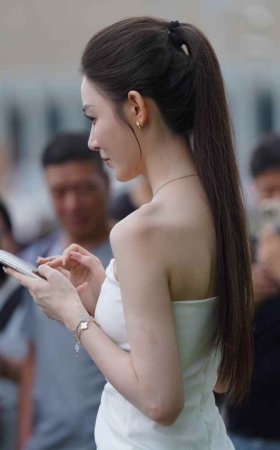 一袭白裙优雅气质 [148P-2.34GB]