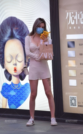 黄昏下de性感小姐姐 [18P]