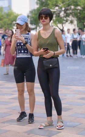 性感紧身黑裤辣妈 [24P]
