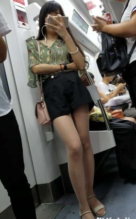 4k超清，肉丝袜短裙气质美眉，大长腿真性感
