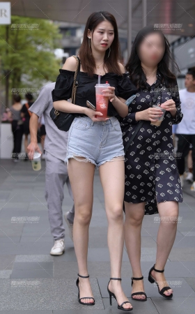 长腿热裤的美女 [18P]
