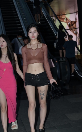 性感热裤闺蜜