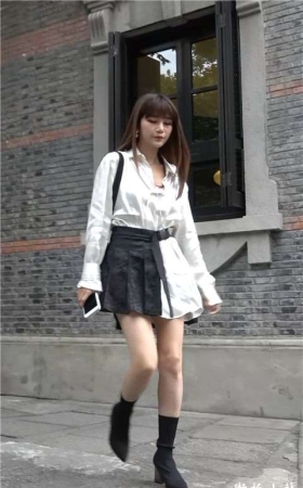 性感美腿街拍白裙高跟女 [401 MB/MP4]