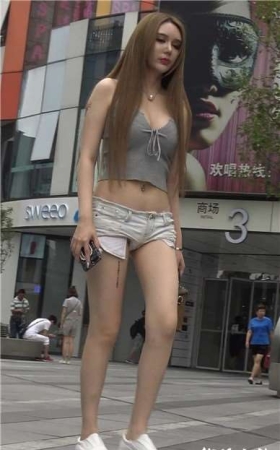 4k-性感蛮腰雪白长腿露脐高颜值美女 [1.39 GB]