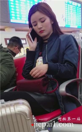 4k-街拍颜值爆表高冷丝袜打底裤美女