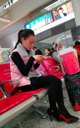 性感黑丝高跟街拍美腿