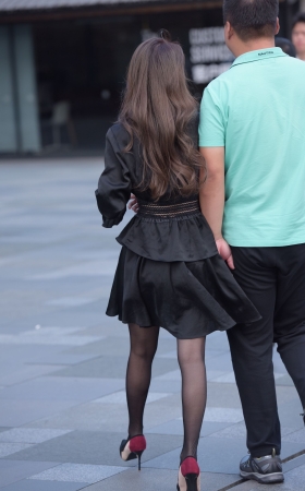 黑丝美女
