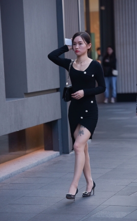 黑色长裙美腿