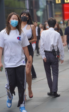 黑白搭配大气美丽
