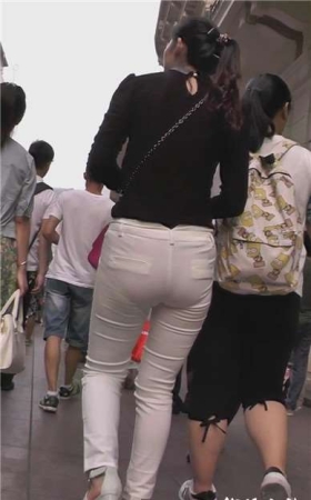 超级诱惑紧身透明白裤美臀少妇 [1.07 GB]
