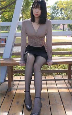 （视频）黑色包臀裙美女