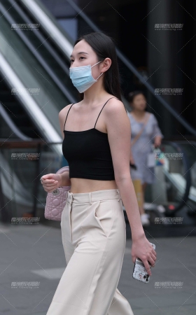 小吊带，小姐姐 [13P]