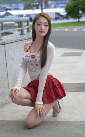 红裙甜妹小桂圆