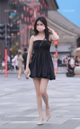搭讪白皙美腿女孩 [22P]
