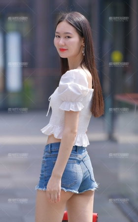 艳遇热裤大长腿小姐姐 [25P]