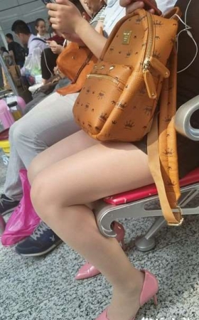 4k超清，韵味丝足美腿粉高跟少妇