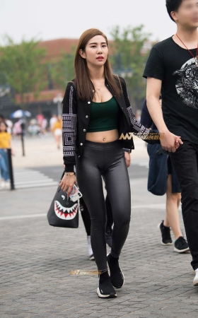 超紧身黑色弹力裤美女 [14P]