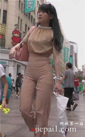 街拍超极品性感年轻美少妇 [3.34 GB]