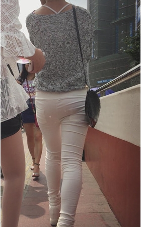 白裤小妹