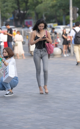 牛仔裤美女