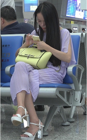 紫裙小姐姐