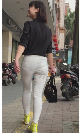 漂亮的极品白透小妹