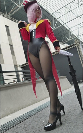 黑丝coplay妹子