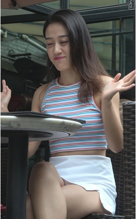 露腰白裙小姐姐