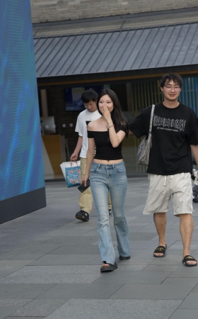 25522-12=47√一字肩肚脐牛仔裤女友 9P
