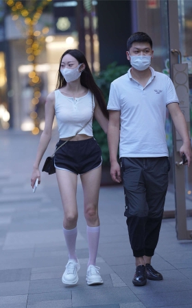 运动装黑白搭配