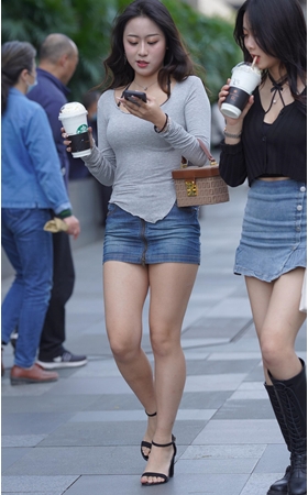 牛仔裙小姐姐(108P)