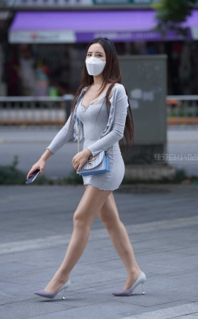 丰韵包臀裙美女【套图+视频】<font color=red> [9P]</font>