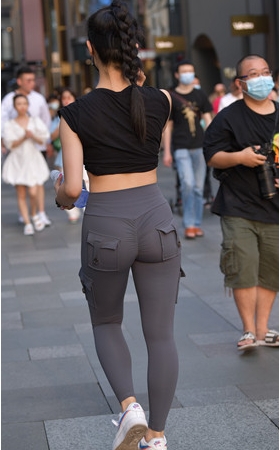 紧身裤小姐姐(61P)