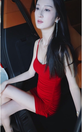 吊带红裙美女