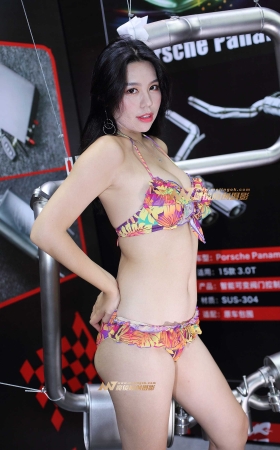 好丰满的花色比基尼模特 [12P]