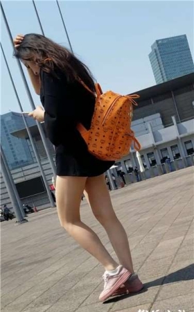 4k超清，街拍超清纯小清新玉腿美眉