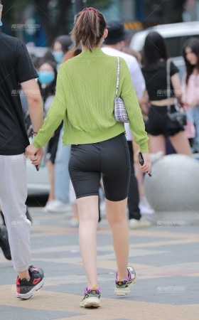 黑色瑜伽短裤女友 [18P]