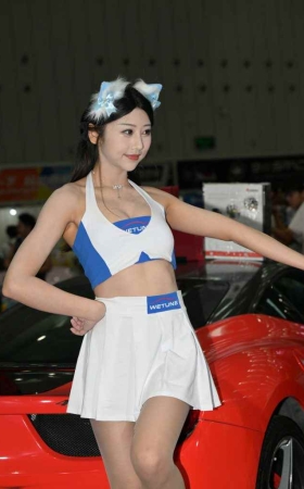 可爱白裙 [77P1V-3.82GB]