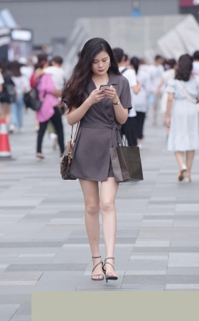 高挑的美女3A2740[987M]