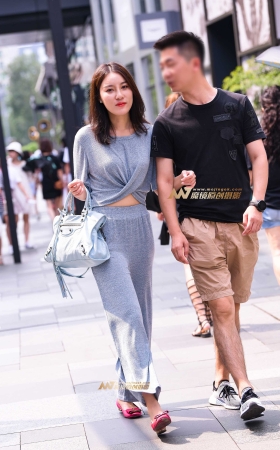 温和典雅的美女 [21P]