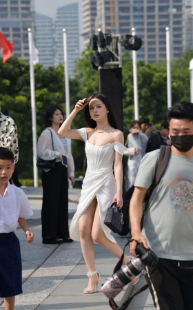 性感裹胸美女