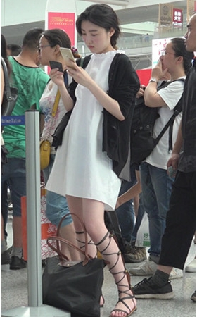 美丽的白嫩小姐姐