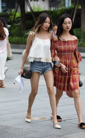 靓丽女孩 一双大美腿 [19P]