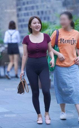 你喜欢这样的丰满吗 [14P]