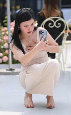 爱拍照的包臀裙美女(126P)