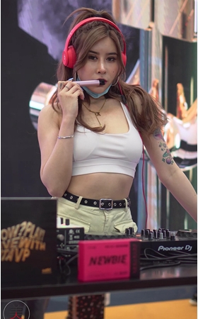 DJ美女